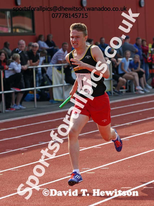 Mens 400 metres at the Northern Inter-Counties under-17s and 15s at Witton Park, Blackburn. Photo: David T. Hewitson/Sports for All Pics